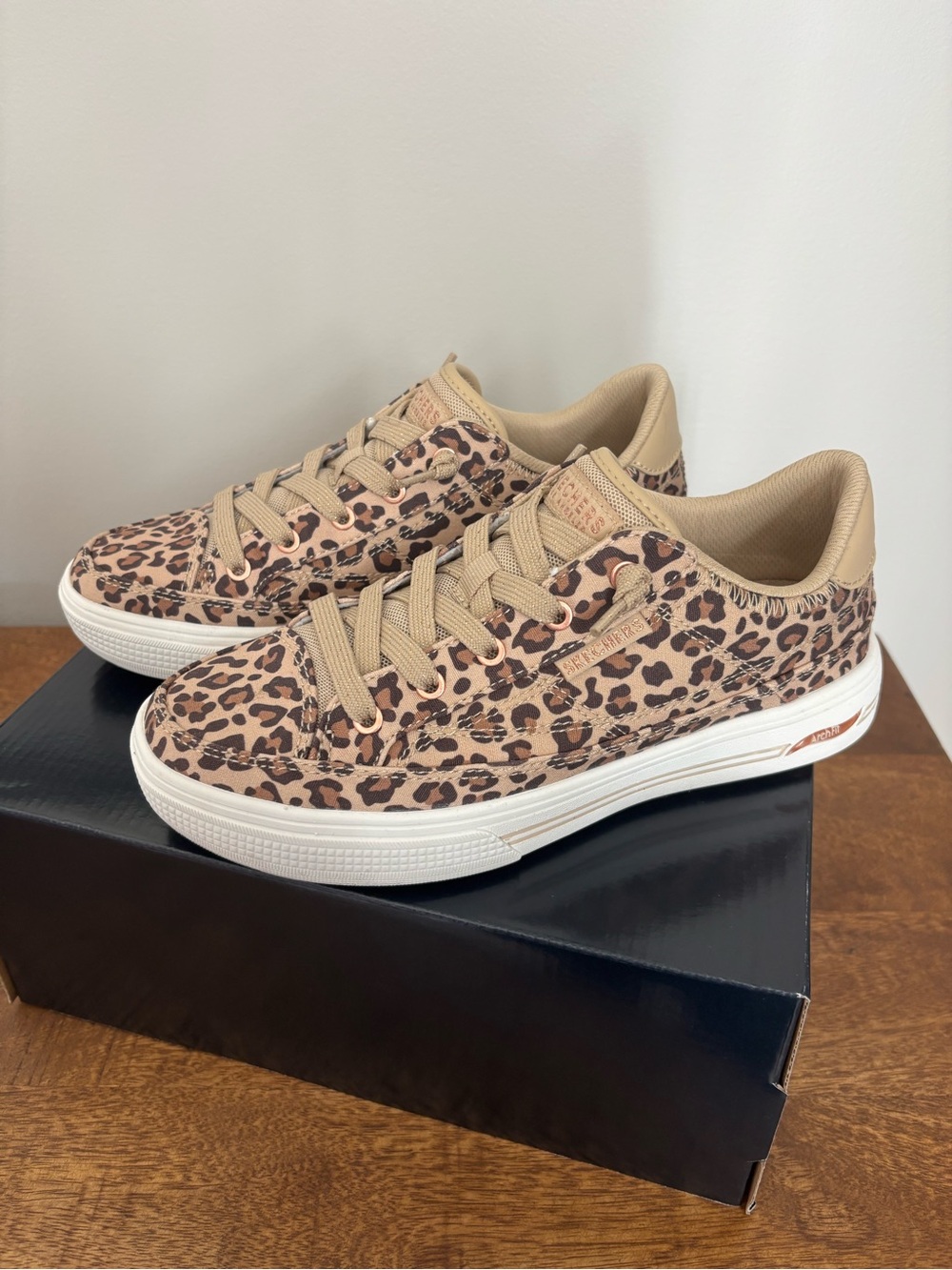 Skechers Arch Fit Arcade Leopard Print Canvas Washable Sneakers